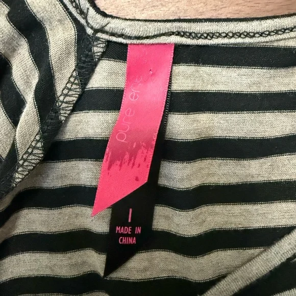 Black and tan Striped V-Neck Top - Picture 6 of 8